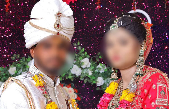झांसी में 'लुटेरी दुल्हन' का खौफनाक खेल: पति को पिलाती थी नशीली चाय, प्रेमी संग आपत्तिजनक हालत में पकड़े जाने पर दबाया गला