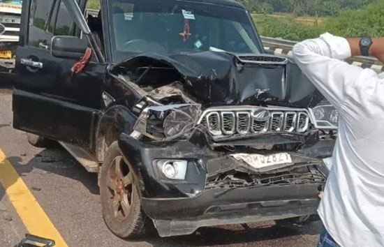 पूर्वांचल एक्सप्रेसवे पर बड़ा हादसा, सुल्तानपुर जा रहे राहुल गांधी के काफिले की गाड़ियां आपस में टकराईं,