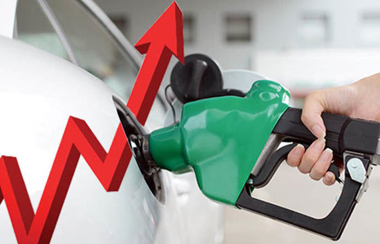 आज फिर बढ़े Petrol Diesel दाम, 9 दिन में 5.60 हुआ महंगा 
