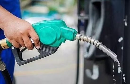Petrol Diesel Price Today : कई राज्यों में पेट्रोल-डीजल की कीमतों में मामूली बढ़त, यहां गिरे दाम 