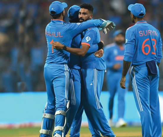 IND vs SL : भारत की श्रीलंका पर बड़ी जीत, विश्वकप में 302 रन से हराया, सेमीफइनल में एंट्री 