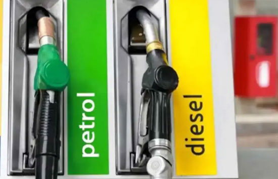 Petrol Diesel Prices : पेट्रोल डीजल हुआ महंगा, नोएडा में 33 पैसे महंगा तो गाजियाबाद में 32 पैसे हुआ सस्ता