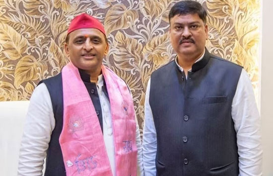  राम मंदिर वाली सीट पर सपा का बड़ा दांव, 2027 चुनाव के लिए अयोध्या से पवन पांडे के नाम का ऐलान 
