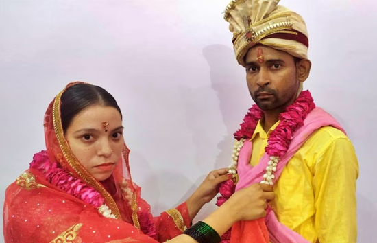 बरेली : मुस्लिम लड़की ने अपनाया सनातम धर्म, हिन्दू लड़के से शादी के बाद समरीन से बनी सुमन