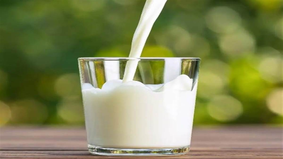 सोने से पहले दूध पीने के होते हैं ये फायदें 