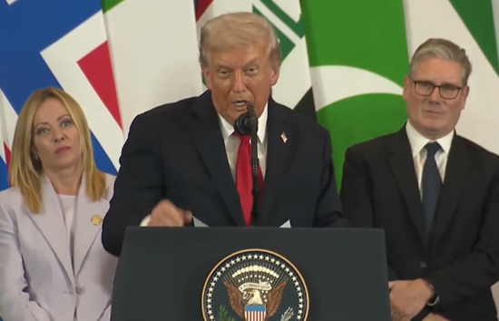 अचानक मेलोनी को 'ब्यूटीफुल वुमन' कहकर संबोधित करने लगे डोनाल्ड ट्रंप...बोले-अमेरिका में खत्म हो जाता है राजनीतिक करियर